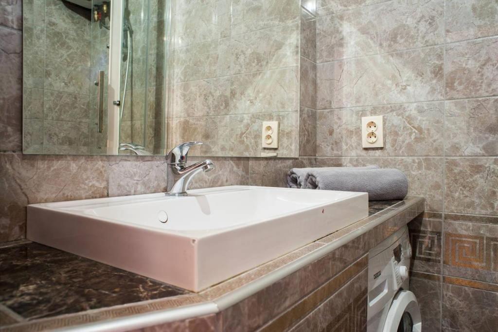 Apartment On Lenina 9 Minsk Ngoại thất bức ảnh